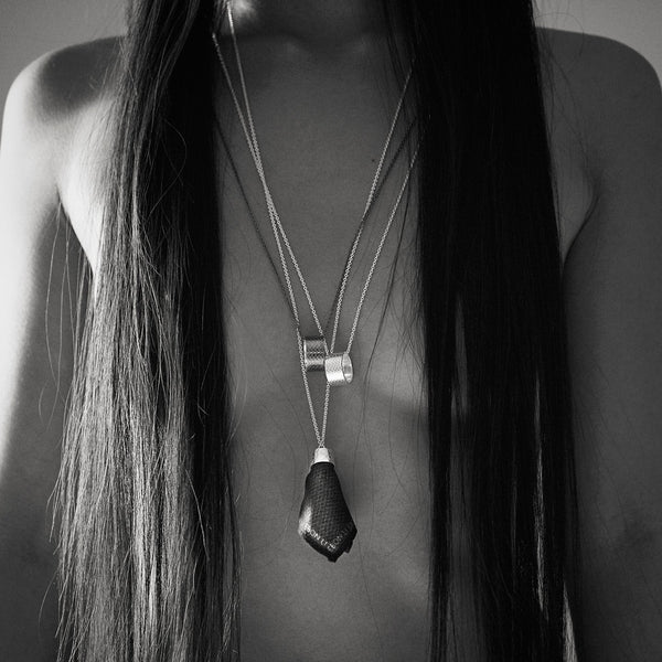 WIRE RING NECKLACE